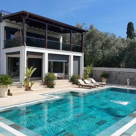 Sea View In Upscale Yalikavak Bodrum