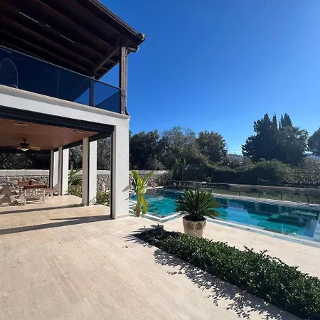 Sea View In Upscale Yalikavak Αλικαρνασσός