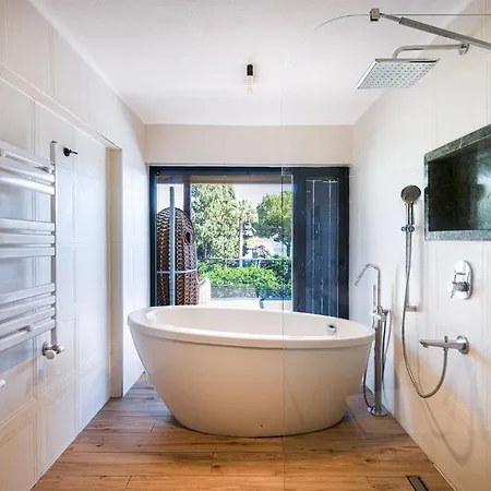 Sea View In Upscale Yalikavak Villa *